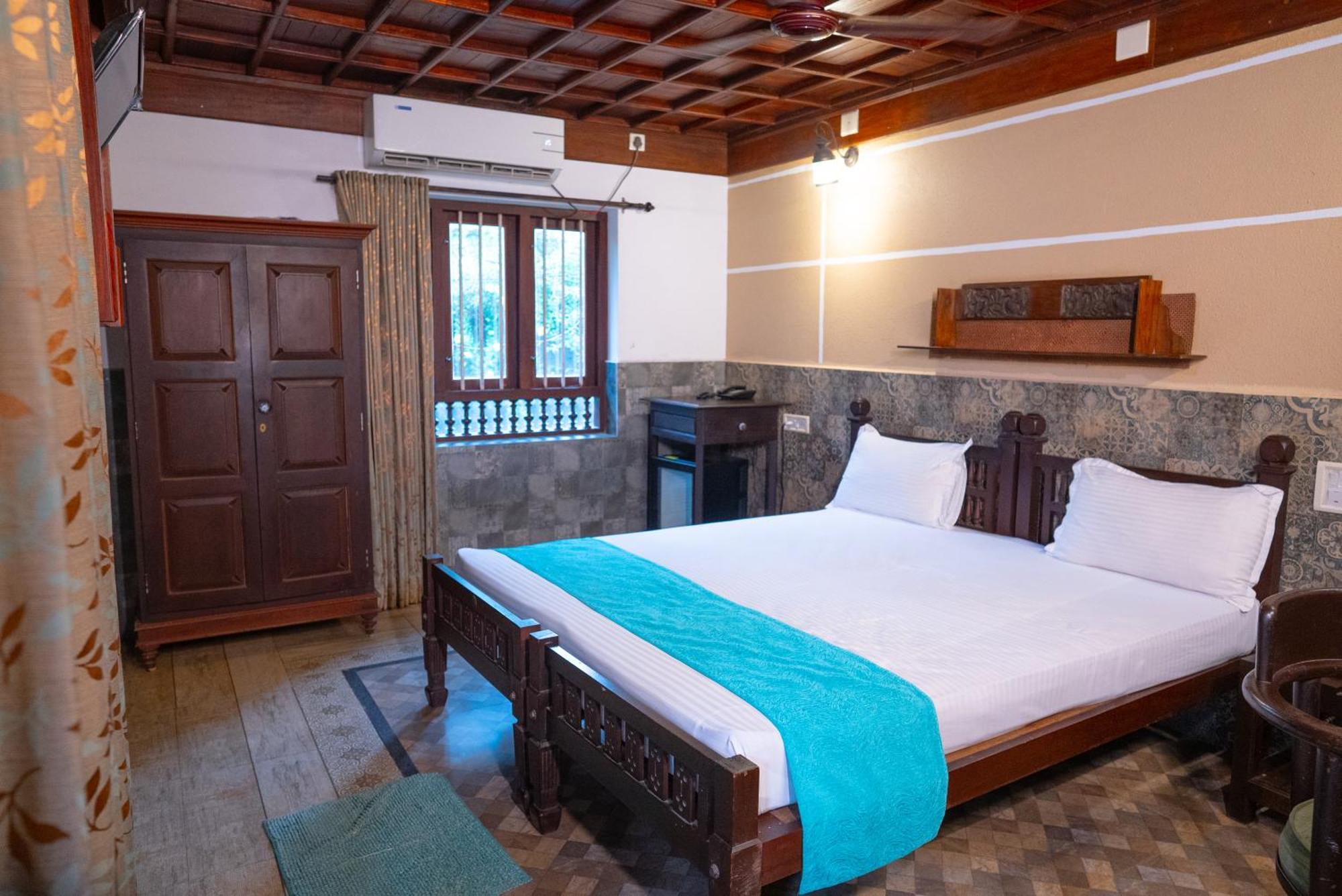 Indriya Sands Cherai Beach Exterior photo