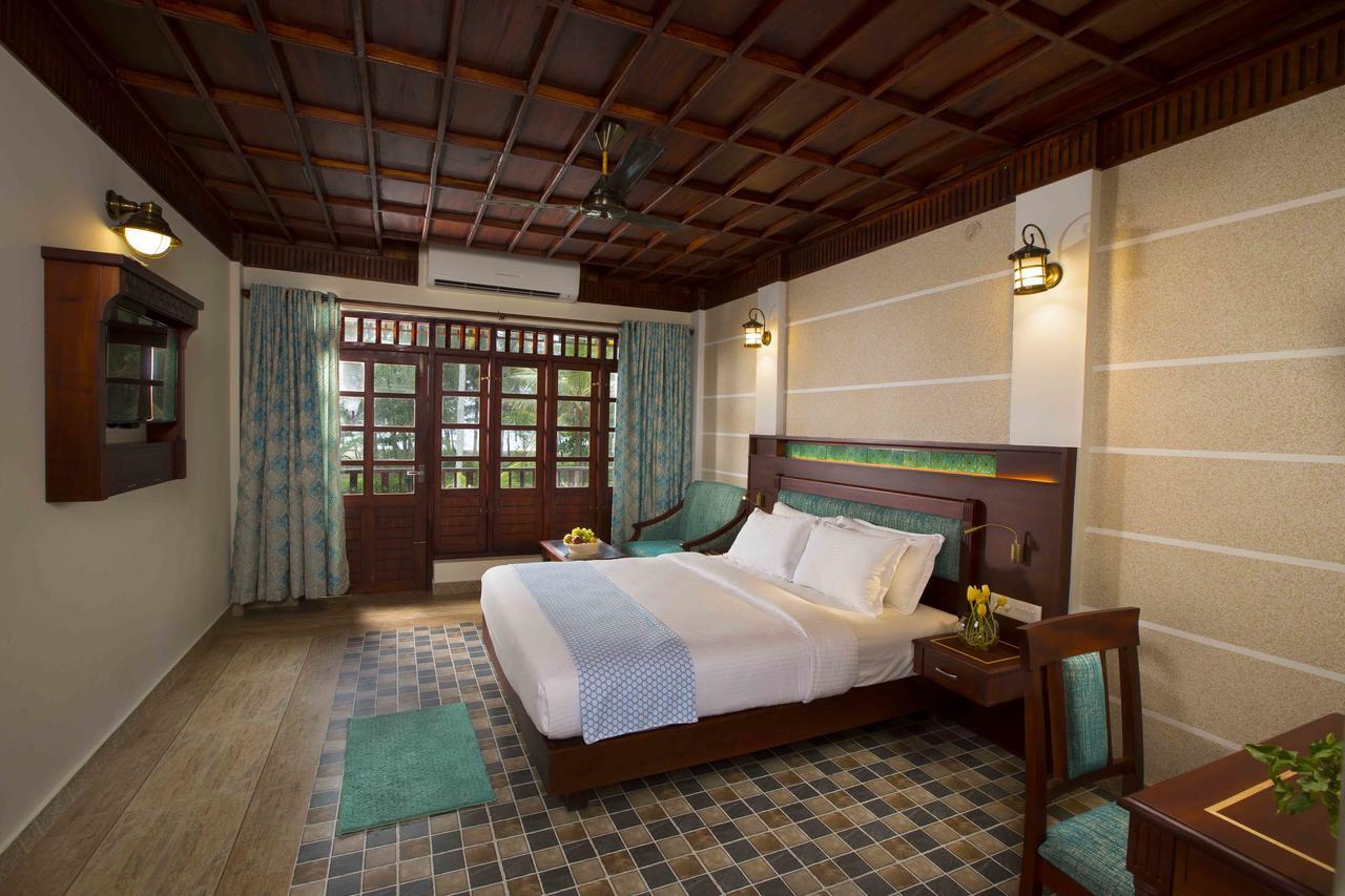 Indriya Sands Cherai Beach Exterior photo
