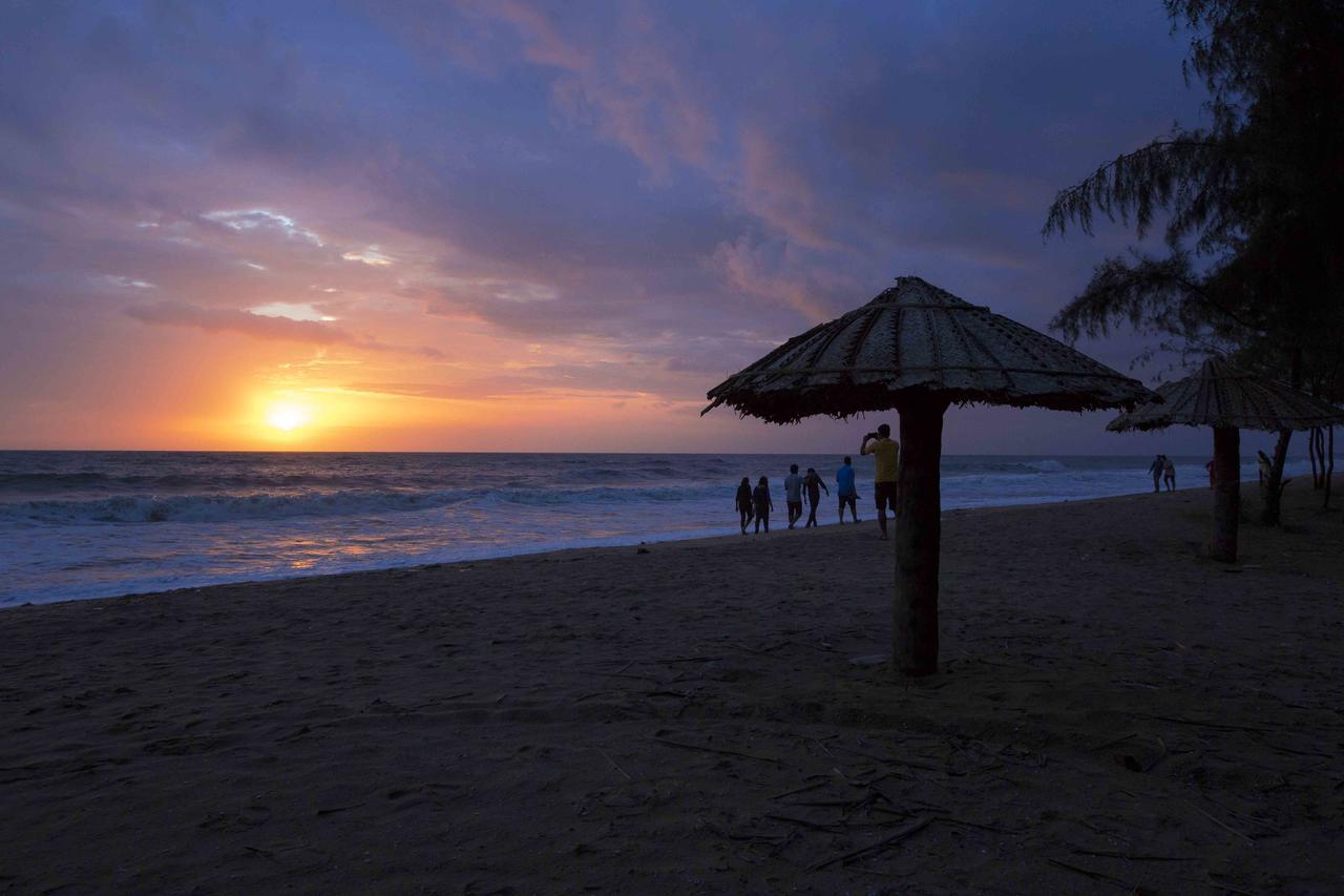 Indriya Sands Cherai Beach Exterior photo