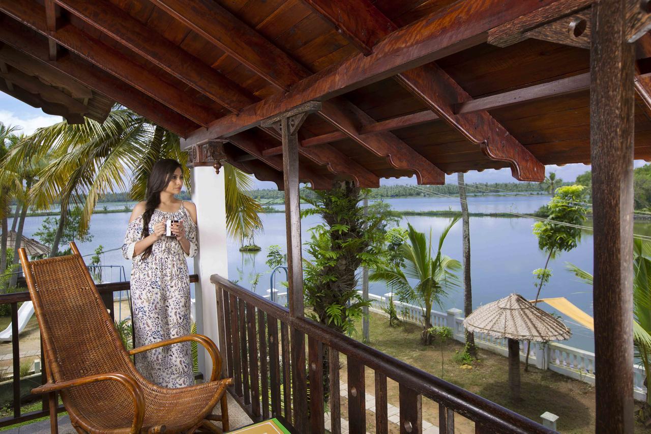 Indriya Sands Cherai Beach Exterior photo