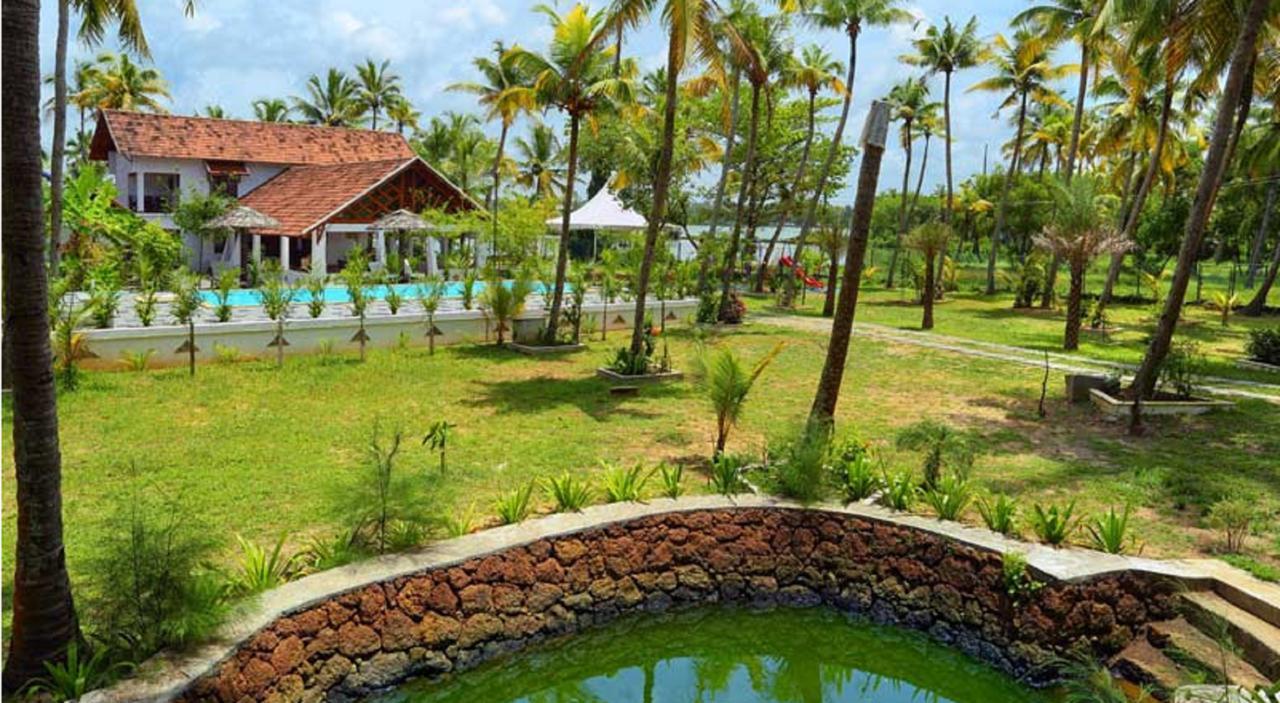 Indriya Sands Cherai Beach Exterior photo