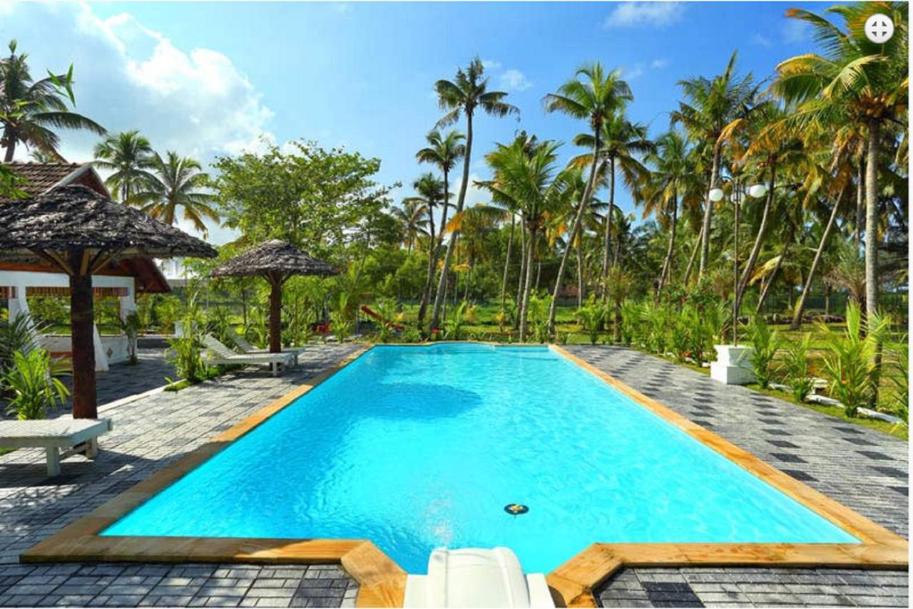 Indriya Sands Cherai Beach Exterior photo
